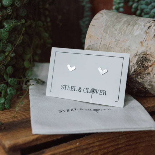 Heart Valley Stud Earring | White Gold