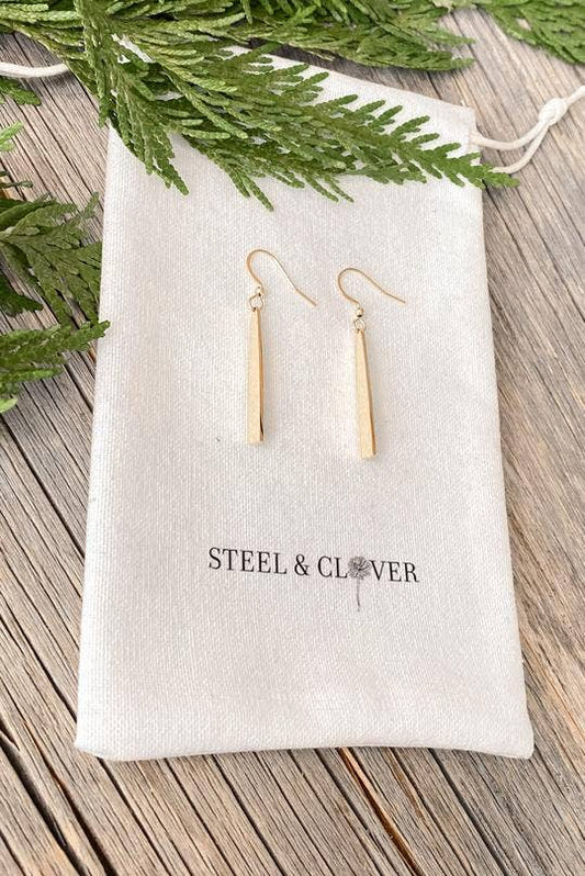 Classic Bar Earring: Gold