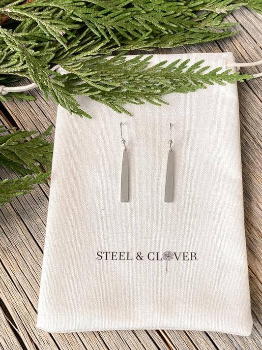 Classic Bar Earring: Silver